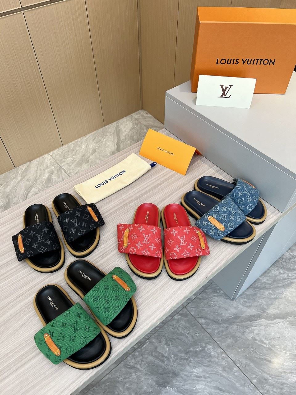 Louis Vuitton Slippers